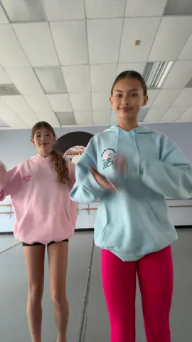 purpleeee. #fyppppppppppppppppppppppp #dancemomsanewera #studioblue #fypage #fyp 