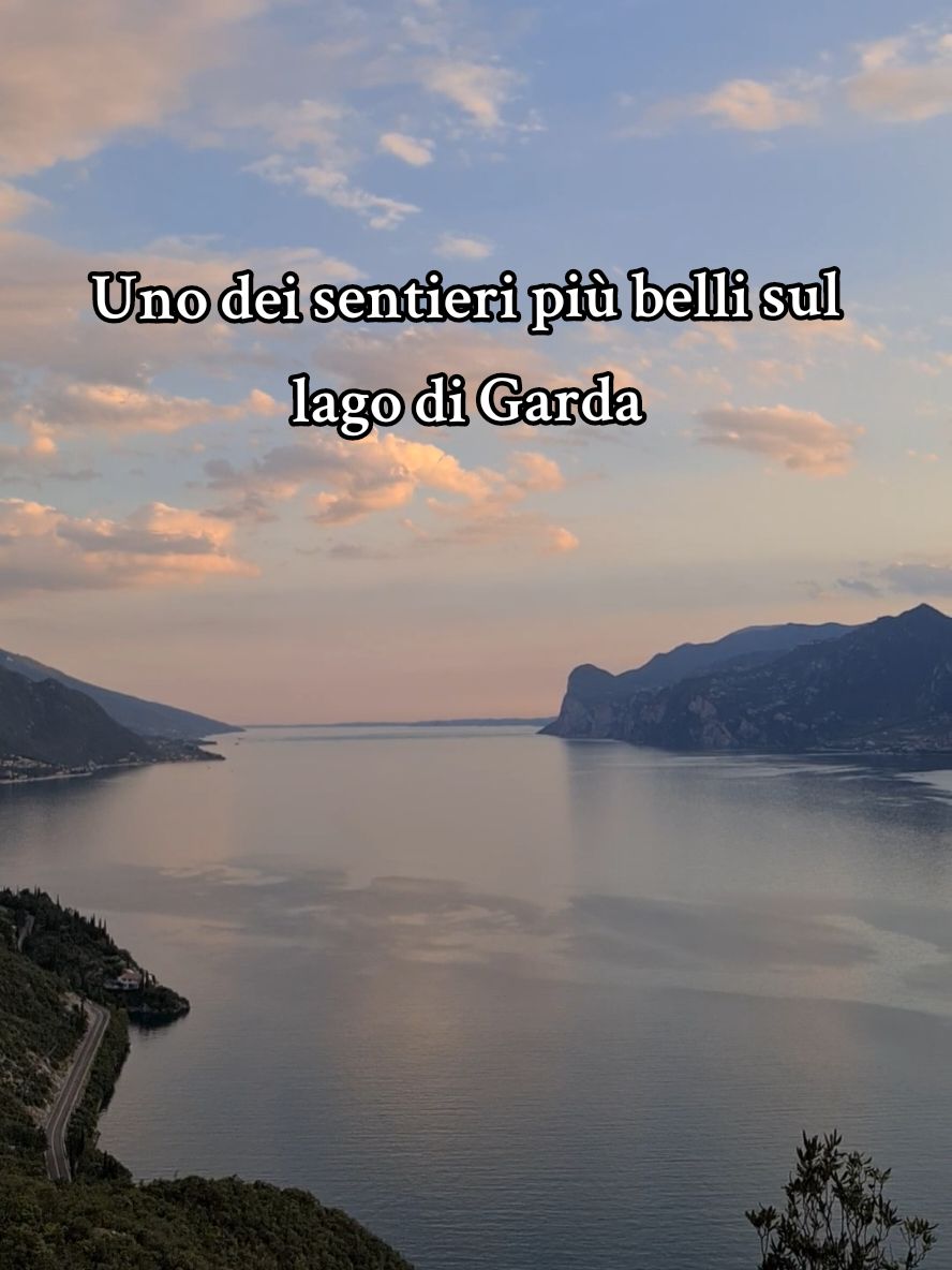 Siamo sul sentiero Busatte - Tempesta che parte da Torbole sul Garda, ci siete mai stati?