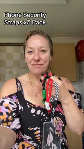 #tiktokmademebuyit #foryoudays #travelling #security #phone #stolen #wriststrap ##holidayessentials #showcase #tiktokshop #fruitloopypoopy @FullHouse 