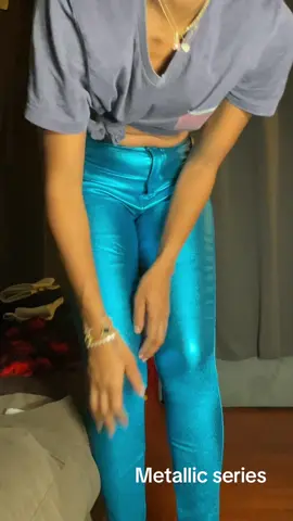 Metallic jeans #shinyjeans #outfits #jeans #colors 
