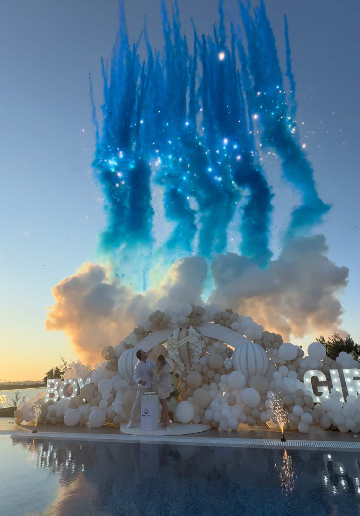 Gender Reveal Show🥹🥹 #genderreveal #genderrevealalbania #eventedeas #fireworks #genderrevealideas #babyboy #eventplanner #babygenderreveal #viralvideo #viraltiktok #genderrevealparty 