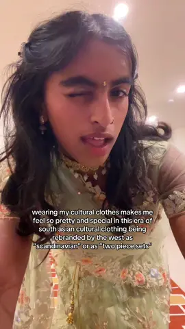 i wish i got ready early for once so i couldve got nice pics in this 🥹 #lehenga #lehengalove #browntok #navratri #Diwali #heyimhershy #golu 