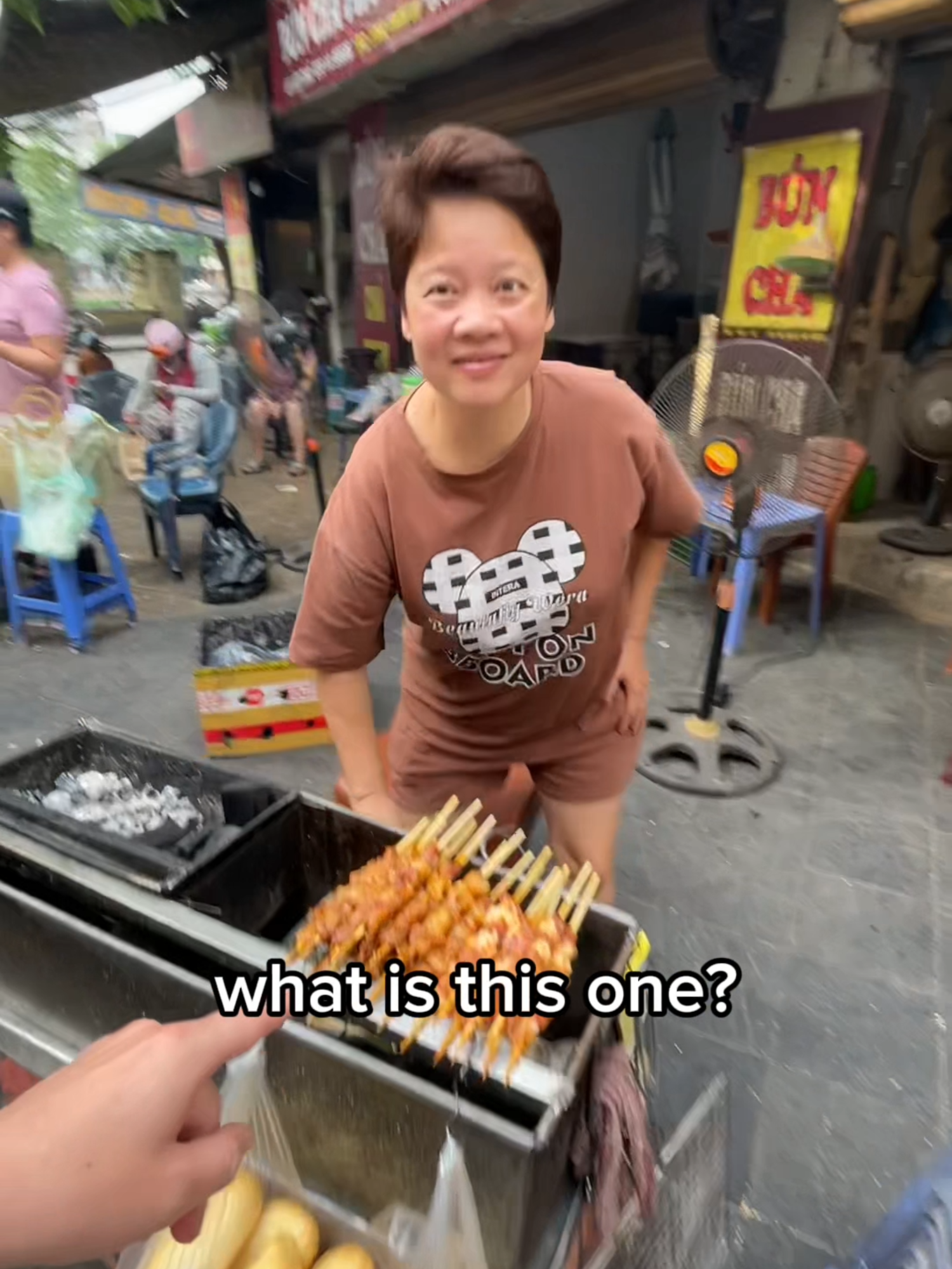 $1 banh mi in Vietnam 🇻🇳 #vietnam #streetfood #usa #banhmi #food