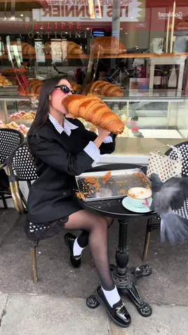 most important meal of the day  #croissant #croissants #croissanttok #giantcroissant #xxlcroissant #giantfood #paris #london #bigcroissant #croissantarmy #pastrychef #pastrylove #pastries #londonbakery #thingstodolondon #thingstodoparis #mustsee #fashionideas #outfitinspo #parisfashion #londonfashion #breakfastideas #mightaswell #besadinparis #fashiontrends #traveltok #paristiktok #londontiktok @Philippe Conticini #philippeconticini 