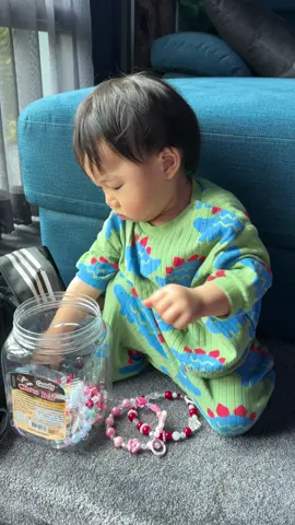 อัลฟ่ามาแล้วคับ#ย่าชอบงานลูกปัด #หลานย่ากลอย