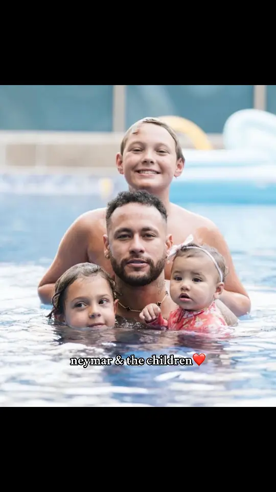 neymar & the children at the swimming pool🙈❤️