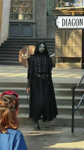 Its the  walk for me! ❤️@UniversalStudiosOrlando #universalstudios #harrypotter #deatheaters #orlando #themepark 