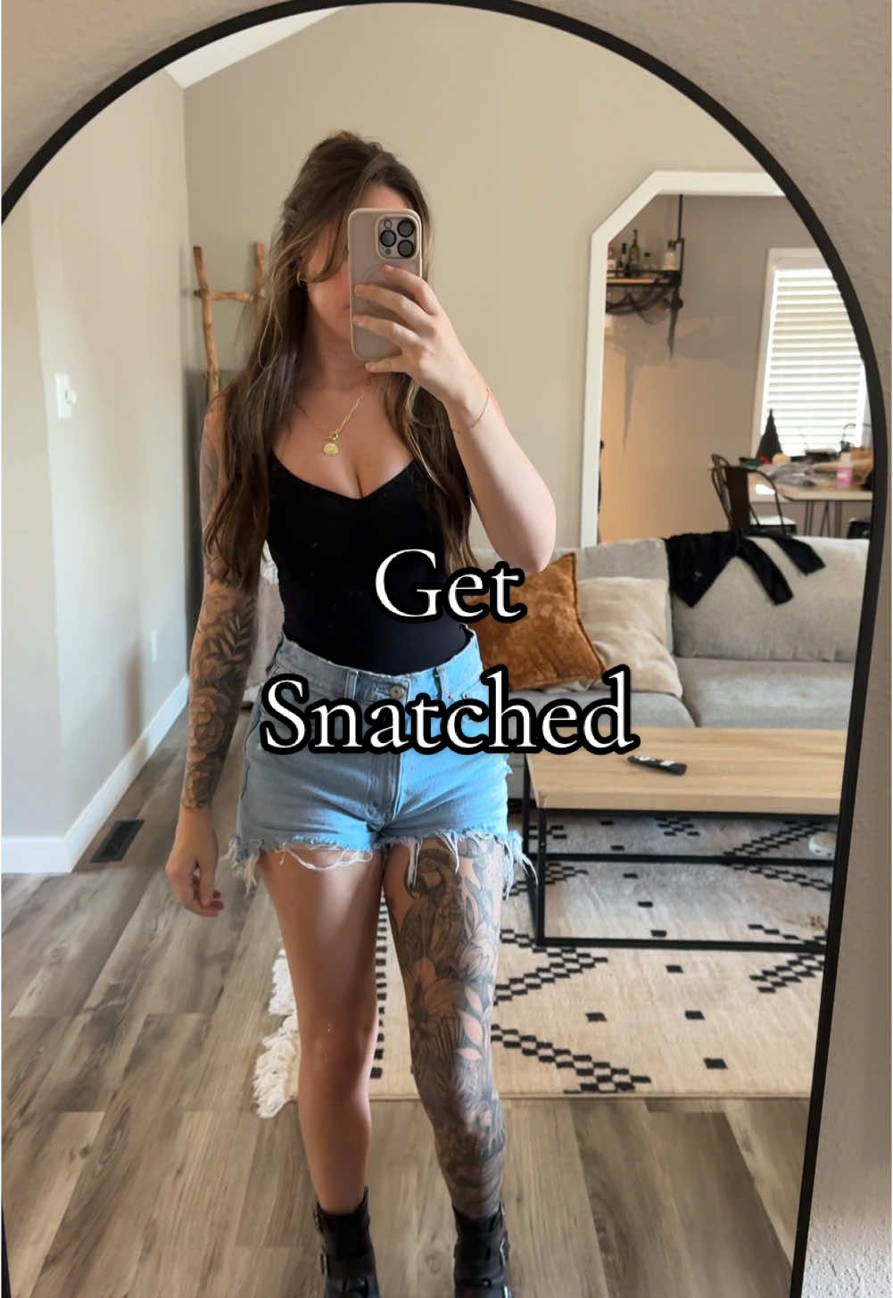 Seriously some of the best shapewear on the market. Its personally a must have for me 🖤  #shapewear#snatchedwaist#snatched 