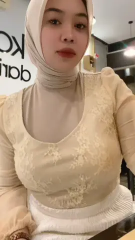#tiktoktobrut #cewektobrut #hijabtobrut #mikgemoy #cekerbabat #hijabcantik #cewekhijab #jilbabtiktok #jilbabgede #viral #hijabketat #tobrut 