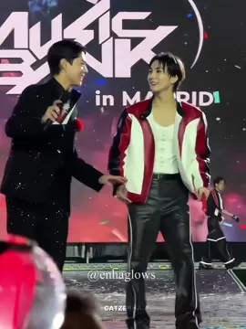 Jungwon found his new dad. Many fans may not know that Park Bogum has been a fan for a long time. He once uploaded an Insta story with Polaroid Love as background sound and once covered it at a fan meeting event #jungwon #yangjungwon #parkbogum #enhypen #enhypenedit #foryou #fyp 