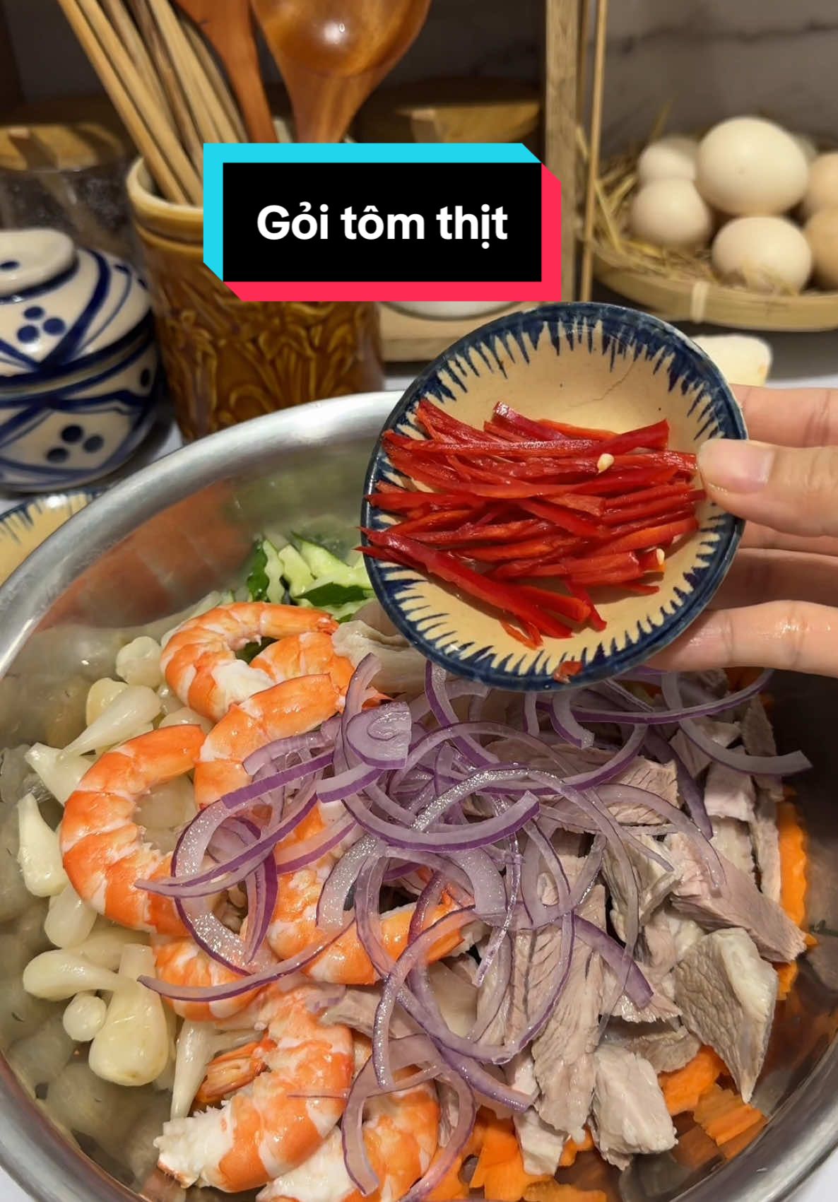 Gỏi tôm thịt chua ngọt cho ngày cuối tuần#bepnhachin #monngontainha #foodtiktok #homnayangi #LearnOnTikTok #xuhuongtiktok #goichuangot #goitomthit #gỏi 