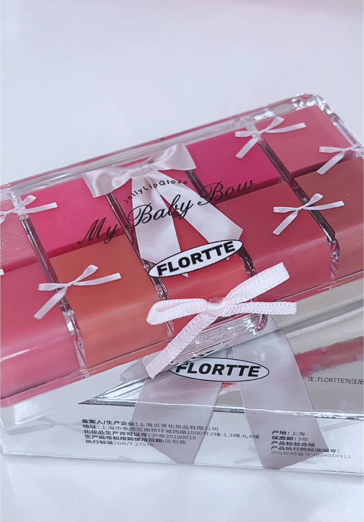 Cái gì đẹp thì mình ưu tiênnnn, phải công nhận em khay son Jelly Lip Gloss này của nhà @Flortte Beauty_VN mang đi du lịch tiện ghê á, chỉ cần mix màu lại thuiii  #flortte #florttebeauty #haleybaeix #haleybaeireview #haleyreview #makeup #florttelipstick #florttejellylipgloss 