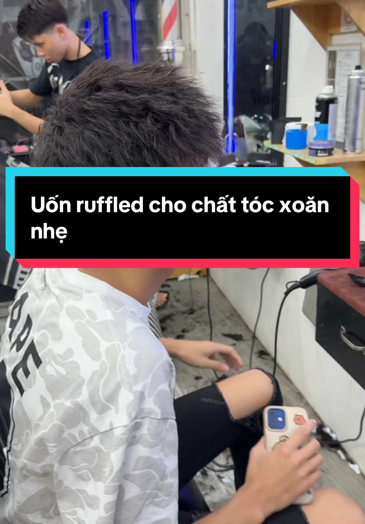 Anh em có chất tóc xoăn nhẹ tham khảo ngay kiểu uốn Ruffled này nhé. @Hoàng Anh Barber Shop #tocnamdep #hoanganhbarbershop #hoanganhbarber #layer #ruffled  