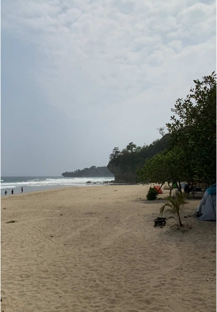 Pantai goa langir yg terkenal goa karangnya yang unik dan menarik🌊🏖️ #sobatkawan #sawarna #goalangirsawarna #lebakbanten #lebak #banten #infosudutbanten 