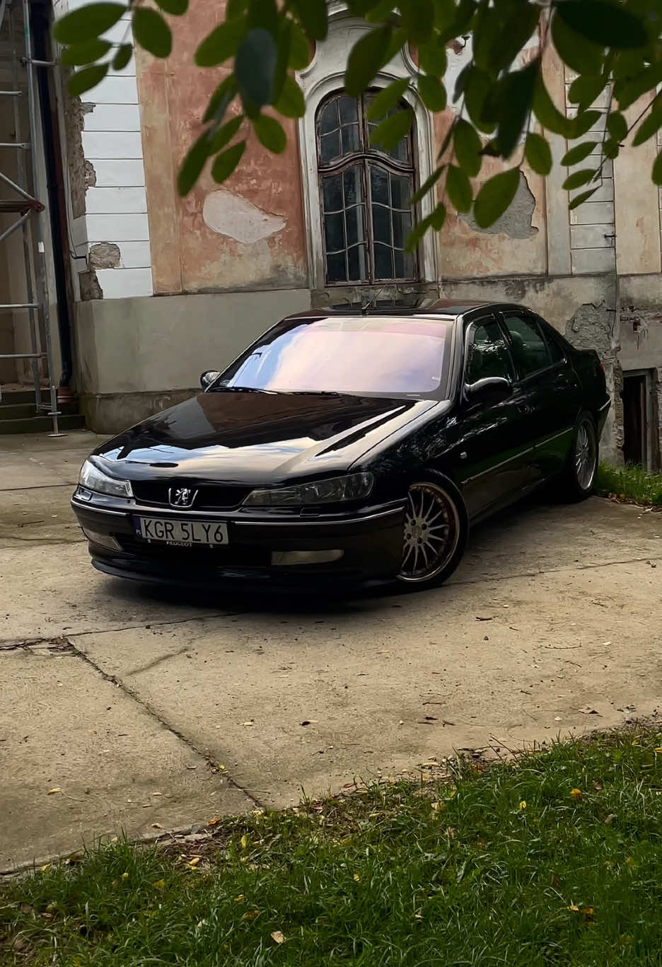 nothing is forever ⏳🏚 . . #fyp #peugeot406 #peugeot #dc #goviral #oldschool #carspotter #edit #carsoftiktok #classiccar 