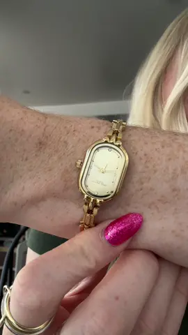 in love with these vintage inspired watches! #vintageinspired #goldjewelry #silverjewelry #goldwatch #vintagewatch #vintageinspiredjewelry #vintage #jewelry #tiktokshopblackfriday #tiktokshopcybermonday #tiktokshopholidayhaul 