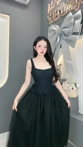 Ơ sao em lại mềm lòng rồi #hảichuyền #xuhuong #đầm #váyxinh #khohaichuyen 