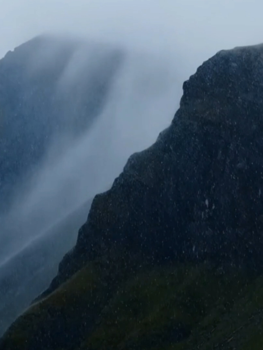 Subhan Allah🗻🌧 #foryou #fyp #trending #viral #trendingvideo #tiktokviral #explorepage #contentcreator #creative #challengeaccepted #lifehacks #unfrezzmyaccount #naturelover #ExploreNature #naturevibes #naturephotography #NatureHealing #Wildlife #naturesounds #naturewalks #natureisbeautiful #forestlife @JJ Trailwalker 