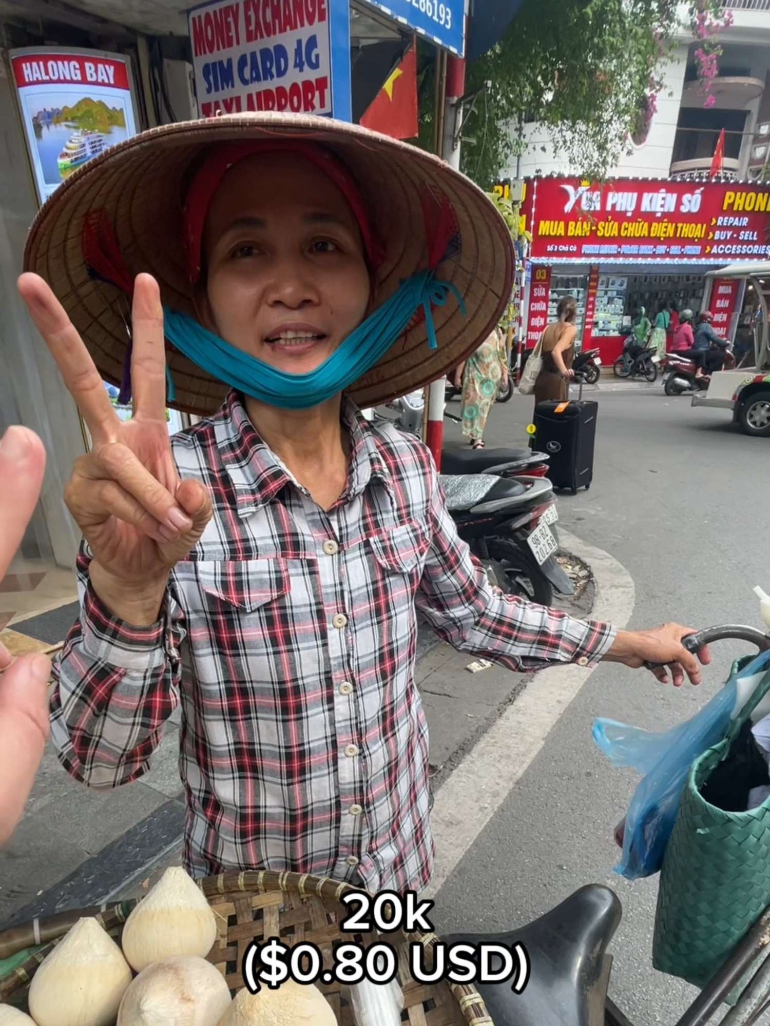 $0.80 coconut in Vietnam 🇻🇳 #vietnam #streetfood #usa #coconut #food