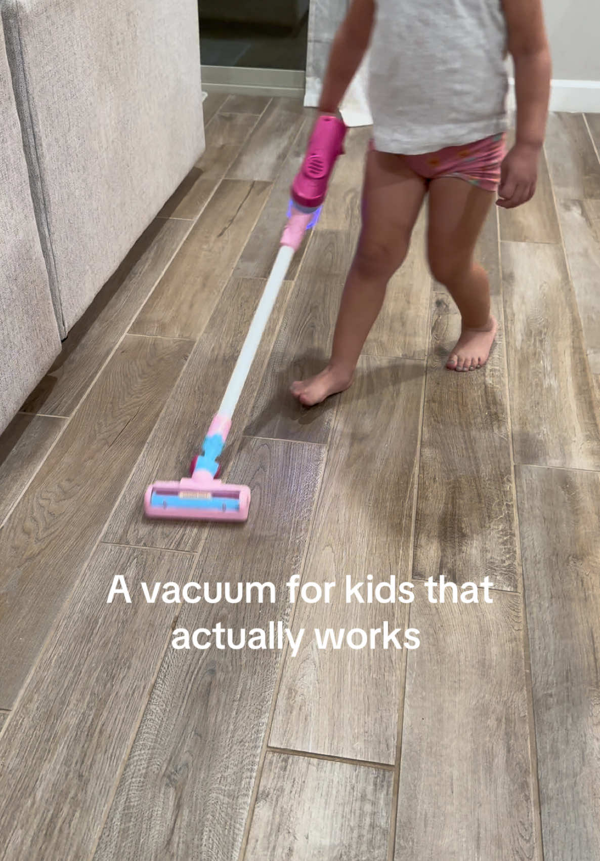 My kids love to clean with me si this is going to be ao fun for them! #falldealsforyou #foryoupagе #tiktokshopblackfriday #tiktokshopfinds #kidstoys #kidsgifts #giftideas #christmasideas #tiktokmademebuyit 