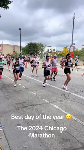 Happy @Chicago Marathon!!!! 🎉 🏃‍♀️ 🥲 literally one of my favorite days of the year ❤️ nothing like watching neighbors and strangers openly loving and supporting one another 💫💫💫💫💫 #chimarathon #chicagomarathon #chicagomarathon2024 #bananastation #mariachi #pilsen #pilsenchicago 