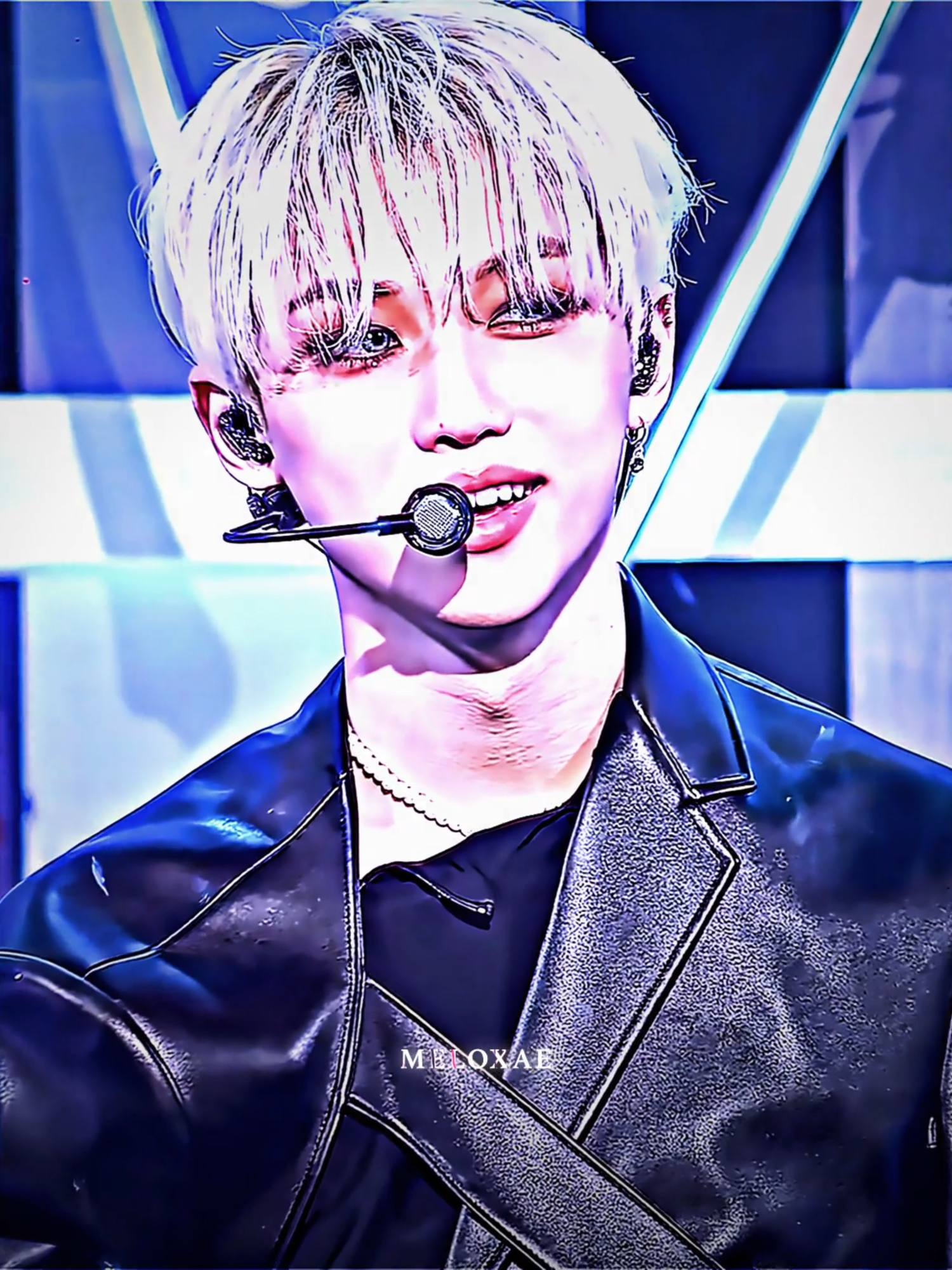 I don't know if i like this edit lmao but this move is so OMG- and his smile at the end killed me. // #felix #leefelix #felixedit #felixstraykids #kpop #edit #velocity #straykids // @leqxjxn @seungmxnw @hanjixaep @darkfxm <3