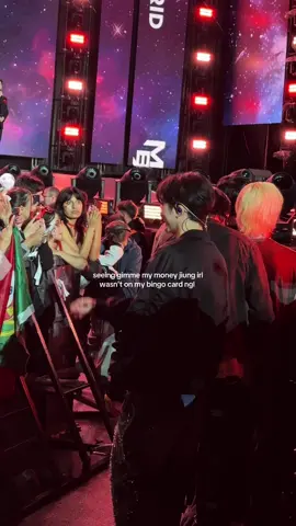 i am still on the floor laughing rn #p1harmony #jiung #musicbankmadrid #kpopfyp 