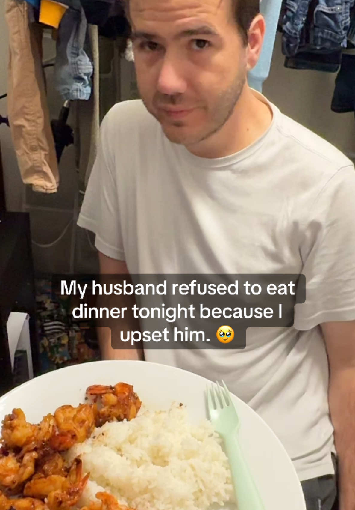 @Boom I think you should always eat no matter how you feel. 😍 #dinner #foodtiktok #marriedlife #husbandgoals #husbandsoftiktok #kimchi #shrimp #rice #Foodie #sundaydinner #couplegoals #fyp 