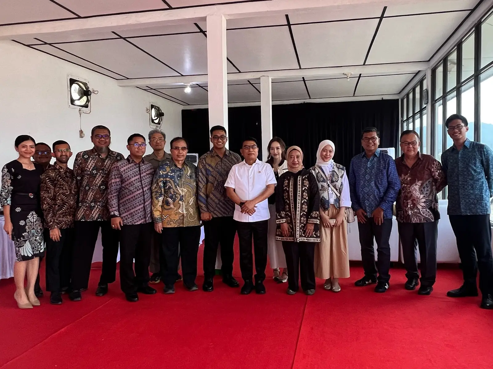 Terima kasih kepada Yang Terhormat seluruh jenderal dan Pak Jenderal Moeldoko selaku Kepala Staff Kepresidenan RI yang sudah turut hadir dan mendukung karya anak bangsa yang segenap keluarga besar dan orang orang tercinta kami bangun dalam industri cloud computing dan maritim Indonesia.  Terima kasih kepada seluruh tamu yang telah hadir dan turut memberikan support, kru serta tim yang sudah bekerja keras dalam mewujudkan acara launching ini.  Semoga kedepannya makin berjaya dan berguna untuk bangsa. 🤍