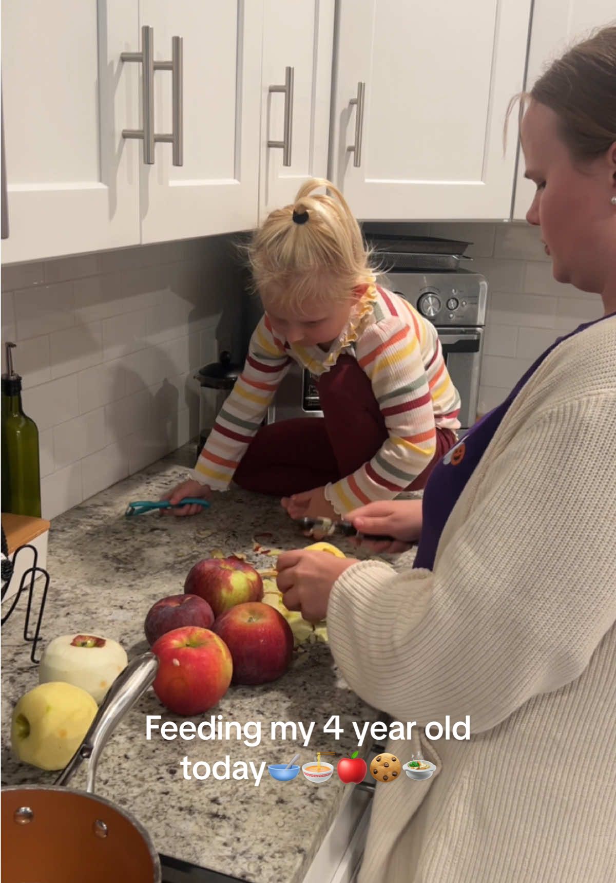 broccoli cheddar soup for dinner🥣🍜🍎🍪🍲 #wmkeiad #kideating #kidbreakfast #kidlunch #kiddinner #kidfood #funfood #realisticdinners #realisticmeals #easydinners #easymeals #broccolicheddarsoup 