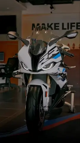 BMW 1000RR ? 😮. #Motorsport #motorcycle #support #maxspeer #biker #BMW #s1000rr #viral 
