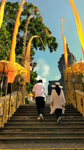 semoga bisa seperti ini. btw maaf buat mas sama Mba nya gak izin. . . . #bali #gwk #dewata #pesonaindonesia #pesonabali 
