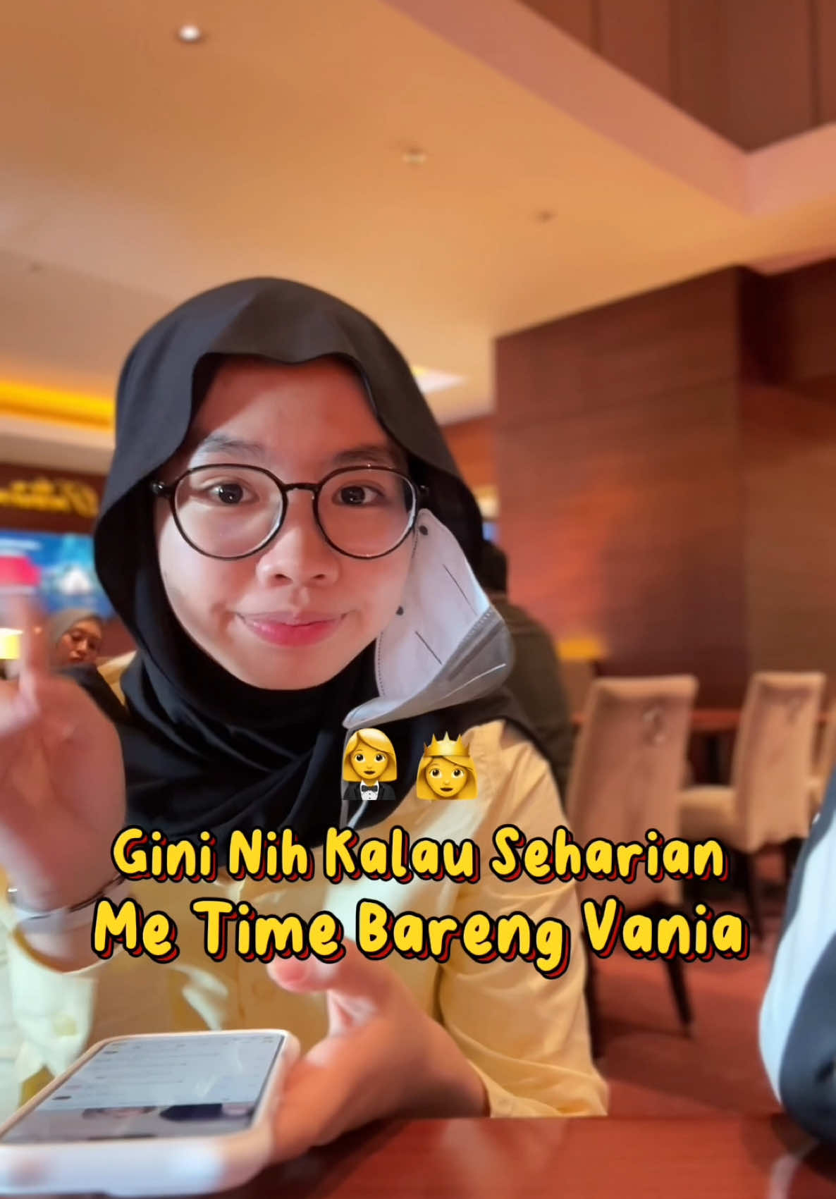 Gimana cerita akhir pekan kalian? Jangan lupa luangin waktu buat orang tua ya 🤍 #hermaprabayanti #vaniawinola 