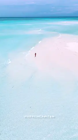 Island hopping in Balabac, Palawan, Philippines 