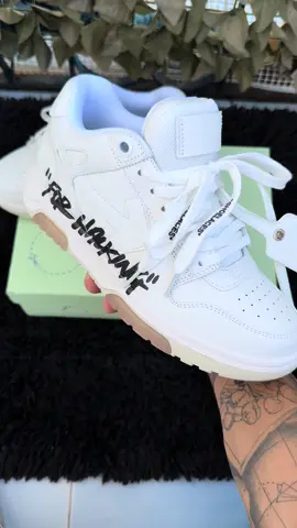 OFF WHITE 🔥 #fyp #streetstore #andiamoneiperte #offwhite #neipertee #viraltiktok 