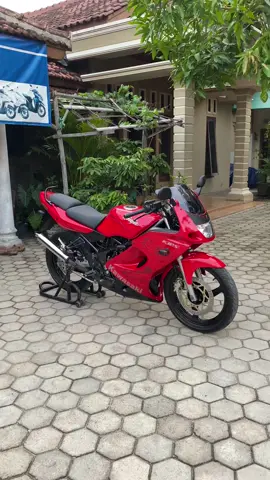 Ready Boss😍 Ninja RR OLD Tahun 2011.. Plat Bandar Lampung, surat lengkap sampai faktur, Pajak off #2strokelampung #2strokepringsewu #ninja #fypシ゚viral #ganteng #fyp #kni #2stroke #lampung #ninjarr #tiktokviral #balam 