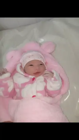 por fin te tengo en mis brazos amor de mi vida  estoy muy feliz q allá salido todo bien y que estemos juntos🥺🤱🏻😍💖 te amo infinitamente mi princesita hermosa😍gracias por llenarme de tanto fuerza y de amor🥺💖 te cuidare y te amaré por siempre bb👩‍❤️‍👩#paratiiiiiiiiiiiiiiiiiiiiiiiiiiiiiii