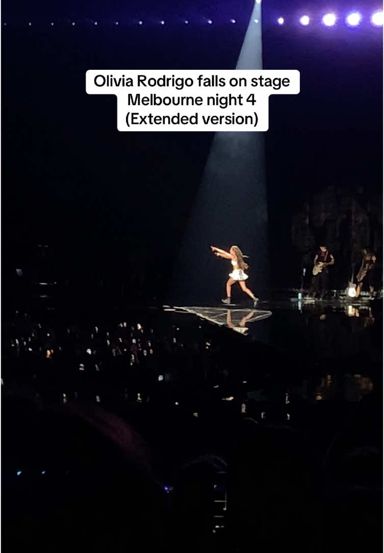 Olivia Rodrigo falls on stage ~ Melbourne night 4 (Extended version). Olivia, you handled that amazingly 💜 #oliviarodrigo #oliviarodrigofall #gutsworldtour @Olivia Rodrigo @livies hq ❤️ 