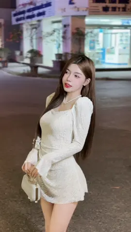 Váy ren dài tay chuẩn thu , bấm vào giỏ hàng góc trái màn hình săn lun nha các chị iu #xuhuong2024 #fyp #trending #tiktokviral 