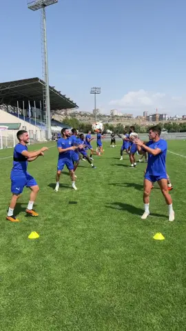 ⚽️ 𝗙𝗨𝗡𝗡𝗬 𝗚𝗔𝗠𝗘 ⚽️                               #funnygame #warmup #soccertraining #sports 
