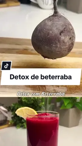 Bebida Detox com Beterraba Estamos preparando uma bebida detox cheia de energia com o milagre da natureza, beterraba. ✅ #Receita #receitasaudavel #fit #fyp 