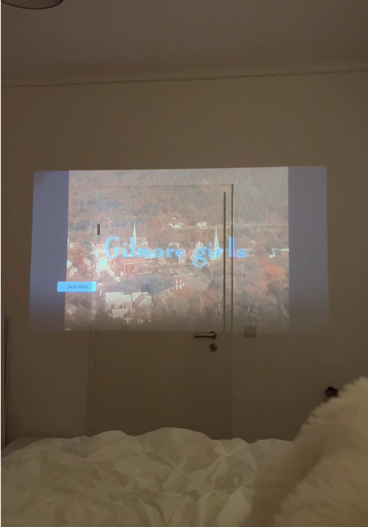 Ad | cozy nights, eating popcorn and watching gilmore girls>> 🎀✨🕯️🎬 the Xming projector is linked in my bio🫶🏻💗 #projector #movienight #movieprojector #movie #movienights #cozy #cozynight #girlymovienight #gilmoregirls #imalination #aesthetic #cleangirl #routine #girly #thatgirl #vanillagirl #fyp #viral #vibes #cute #girl #Vlog #girlygirl #fashion #beauty #softgirl