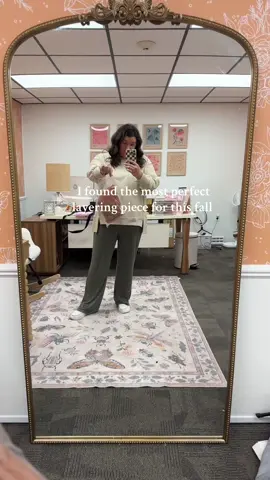 @Yozazzy this is the most perfect fleece vest ever. Literally was speachless when I put it on. #womensoversizedvest #oversizedvest #womensfuzzyvest #womensfashion #womensclothing 