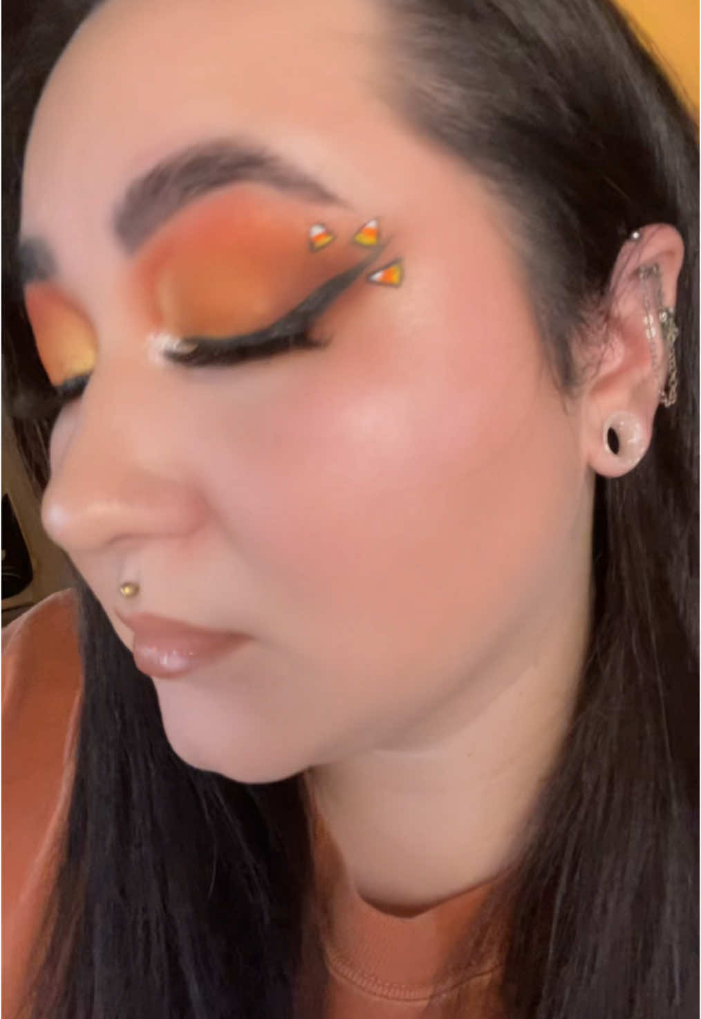 Happy Spooky season yall! #makeup #beauty #transition #spookyseason #candycorn #eyeshadow 