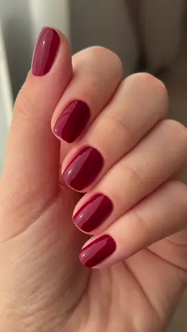 Dark red nails for the rest of the year please❤️💋🌹🍷💃🏻🍎 #winenails #darkrednails #rednails #autumnnails #autumnalnails #fallnails #darknails #autumnnailinspo #nailinspo 