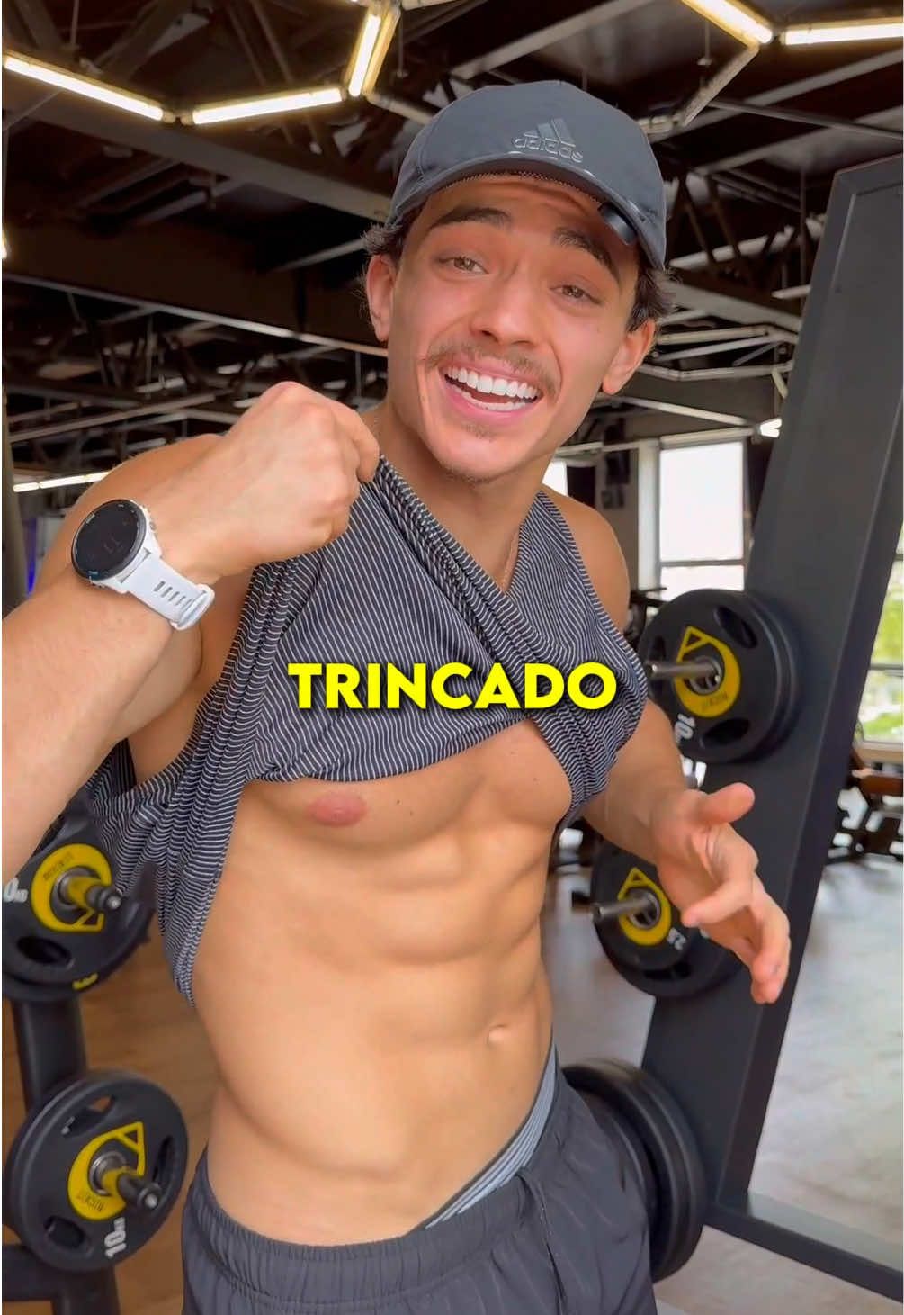 APENAS 15 minutos do seu dia, você faz esses exercícios na SUA CASA (sem o auxílio de nenhum equipamento, apenas o peso do seu corpo), e… Você consegue tonificar os músculos do seu abdomen! 🔥 Eu mesmo, antes de começar a frequentar uma academia, já fazia exercicios abdominais EM CASA, e com certeza, esses exercicios são tão eficientes quanto, e vao te ajudar no seu objetivo de trincar o abdomen. 🤘🏼 Se curtiu o vídeo, nao esquece de me seguir pra acompanhar os proximos treinos e dicas! Bora 🐊🤘🏼 #abdominal #training #treino #abdomen