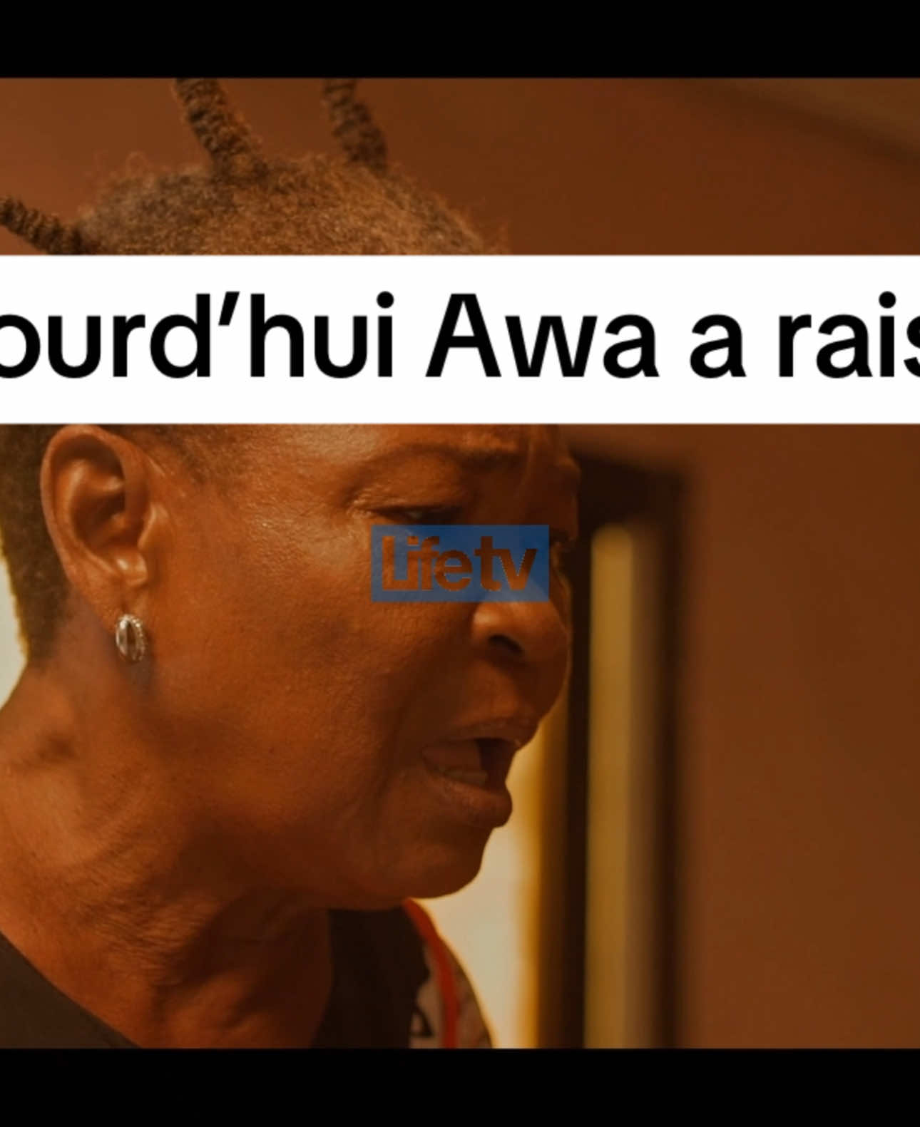 Awa merci! ▶Diffusion : lundi au vendredi à 20H30 sur Life TV et sur la TV d'Orange CI. 🔁Rediffusion en semaine : lundi au vendredi à 9H30 | 15H30 | 23H30 🔁Marathon de la semaine : samedi à 17H00 I dimanche à 21H00 📱En live partout dans le monde sur #lifeplay  📺TNT N•6 | Canal+ N•6 & 206 #footeusesdetroubles #lifetv #latvdorangeci #diffuseurofficieldemotions