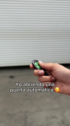 Así de fácil es entrar a tu casa o negocio con una puerta automática 🤌🏼✅ Que esperas para hacer realidad tu proyecto con la mejor tecnología y seguridad 🔐 ¡Transforma tus espacios con nosotros! 🚪 Contáctanos. 📲 315 7781 437 #puertasautomáticas #automatizaciones #tecnologia #seguridad #puertasdecalidad #instalacion #motores #automaticas 