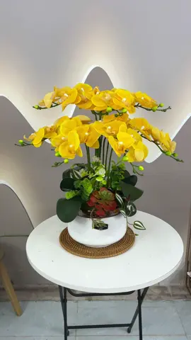 Mẫu hoa xinh xinh mà lại sang cho anh chị để trực tiếp lên bàn ạ#decornhadep #hoanhathuy #trangtrinhacua #hoagiatrangtri #hoaluatrangtri #xuhuong 
