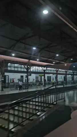 iseh kerep #guyonwaton #gagal #fyp #foryo #fory #story #naikkeretaapi #keretaapi #kereta #keretaapikita #keretaapiindonesia #kai #kai121 #malam #night #cepu #blora 
